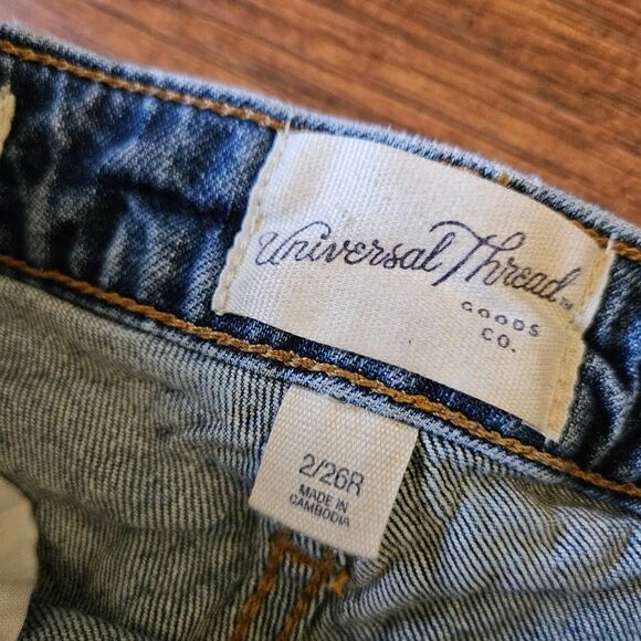 Universal Thread Vintage Midi Denim Shorts - Picture 4 of 7